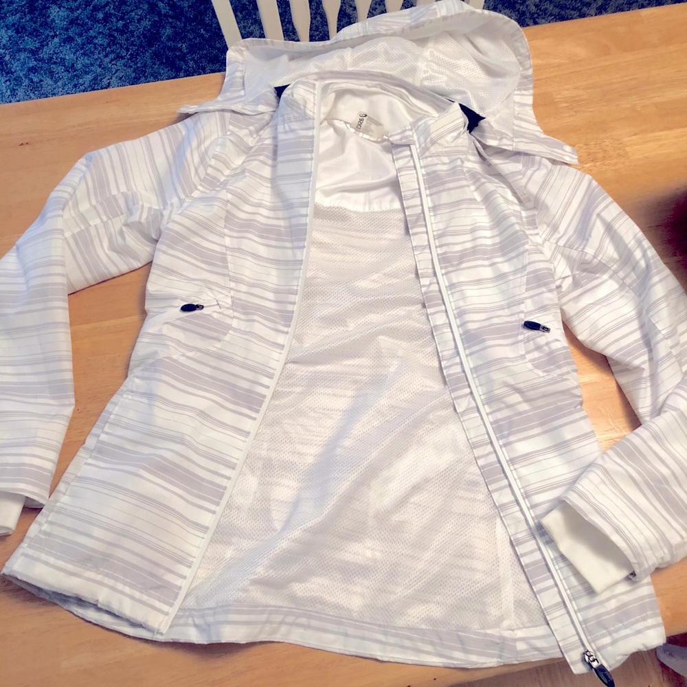 XS ASICS Storm Shelter Jacket
